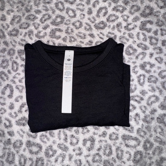NWOT lululemon hold tight cropped long sleeve black - Picture 2 of 4